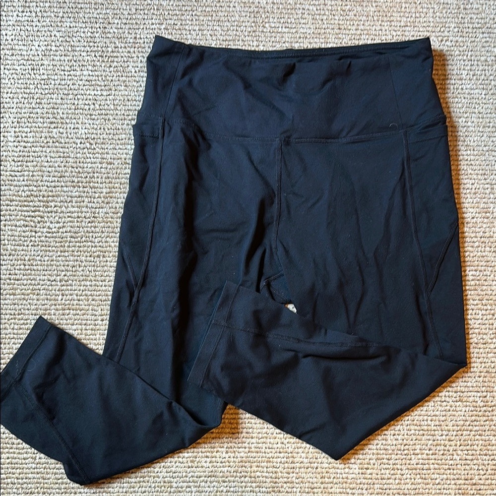 Bayleaf women's Black capri length Leggings size large